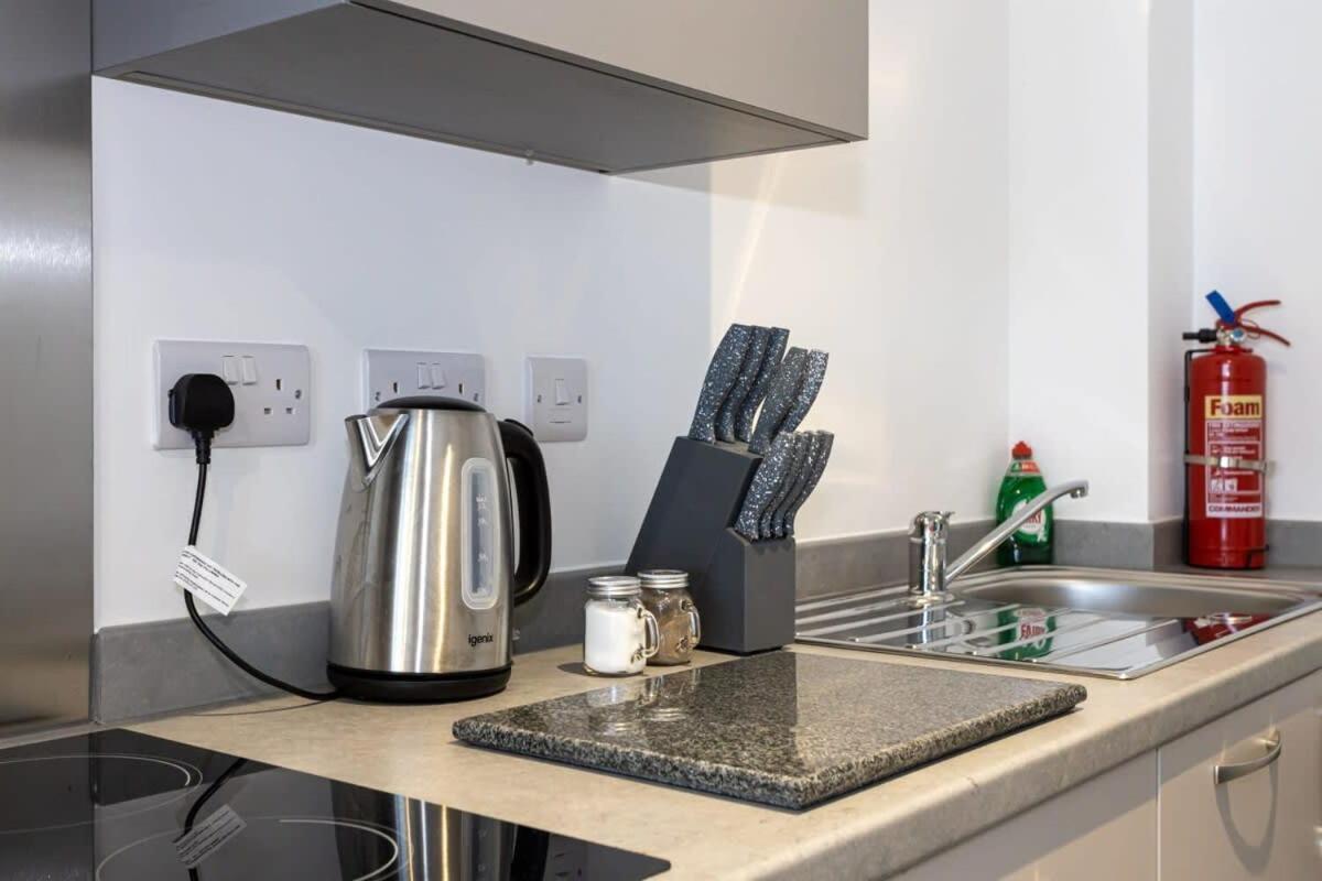 Modern 2 Bed Salford Apartment Stunning Views Manchester Exteriér fotografie